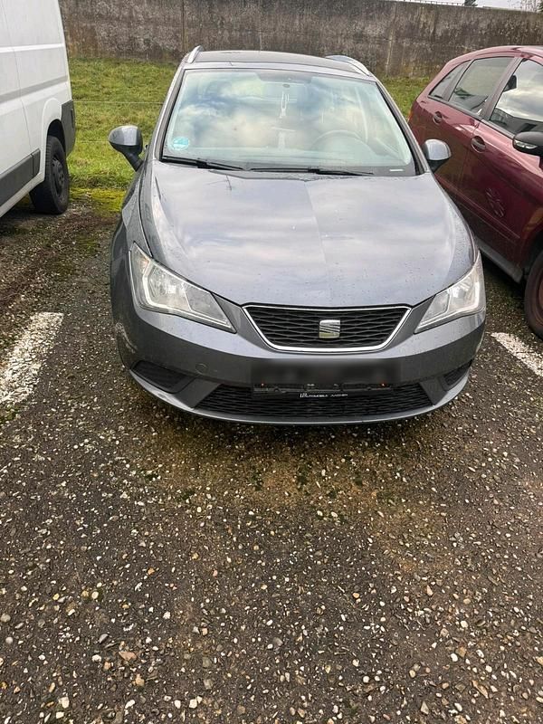Grau Gebraucht 2013 Seat Ibiza ST Kombi | 2.700 € (Superpreis) - Bild 1/4