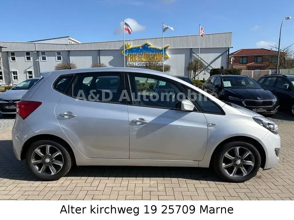 Gebraucht Hyundai ix20 Trend 125 PS (91 kW) 2017 Silber Kleinwagen
