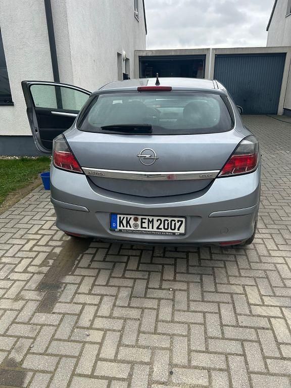 Gebraucht Opel Astra GTC 116 PS (85 kW) 2007 Grau Limousine