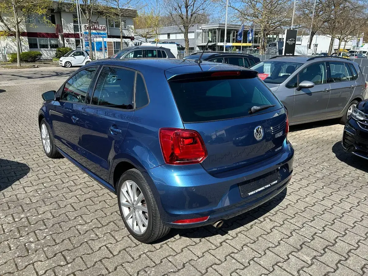 Gebraucht VW Polo Highline 90 PS (66 kW) 2017 Blau Kleinwagen