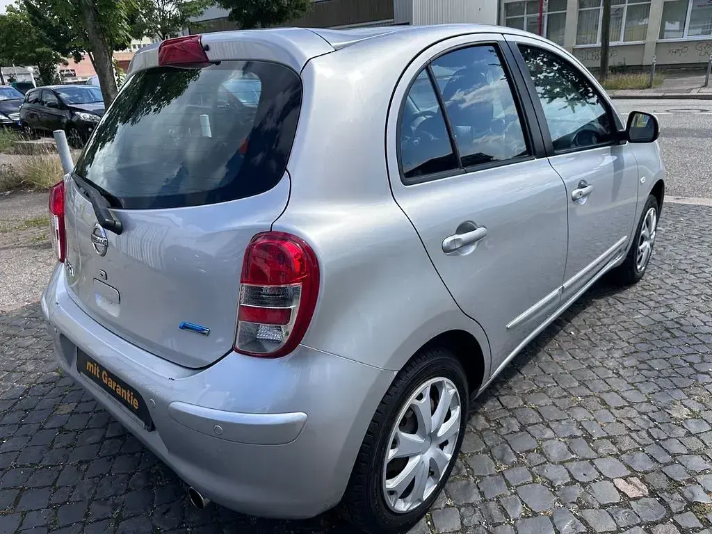 Gebraucht Nissan Micra Tekna 80 PS (58 kW) 2011 Silber Kleinwagen
