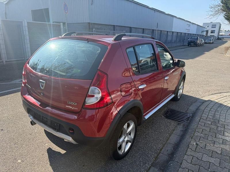 Gebraucht Dacia Sandero Stepway 88 PS (64 kW) 2012 Rot SUV