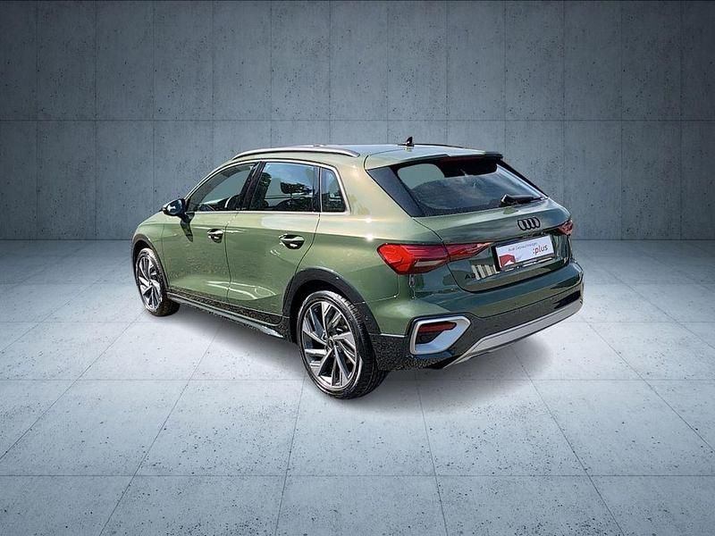 Gebraucht Audi A3 Ambiente 150 PS (110 kW) 2024 Gruen Limousine