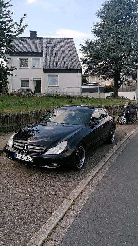 Gebraucht Mercedes CLS300 231 PS (169 kW) 2010 Schwarz Limousine
