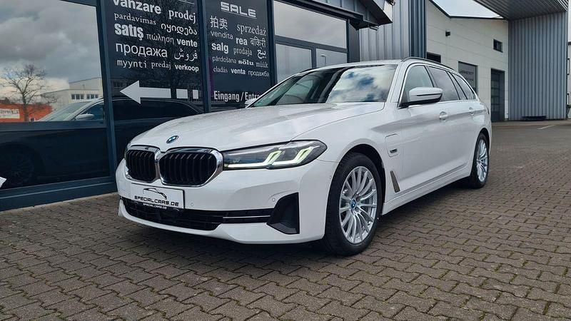 Gebraucht BMW 530e 292 PS (214 kW) 2021 Weiß Kombi