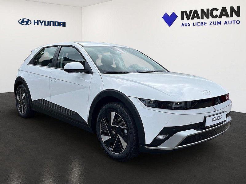 Neu Hyundai Ioniq 5 Dynamiq 167 kW (228 PS) 2025 Atlas white SUV