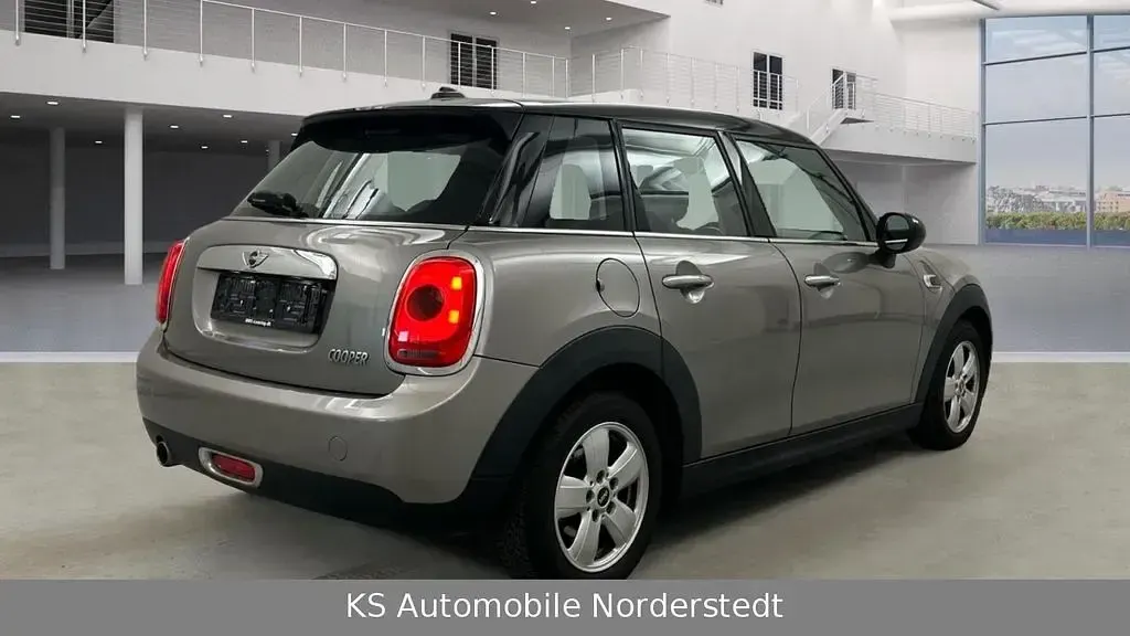 Używany Mini Cooper 136 KM (100 kW) 2016 Srebrny Hatchback