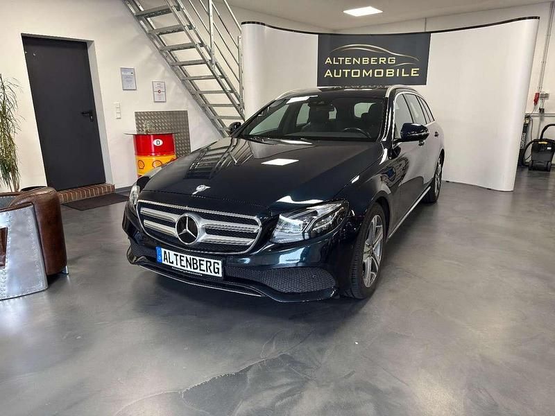 Blau Gebraucht 2017 Mercedes E350 Avantgarde Kombi | 24.990 € (Fairer Preis) - Bild 1/4