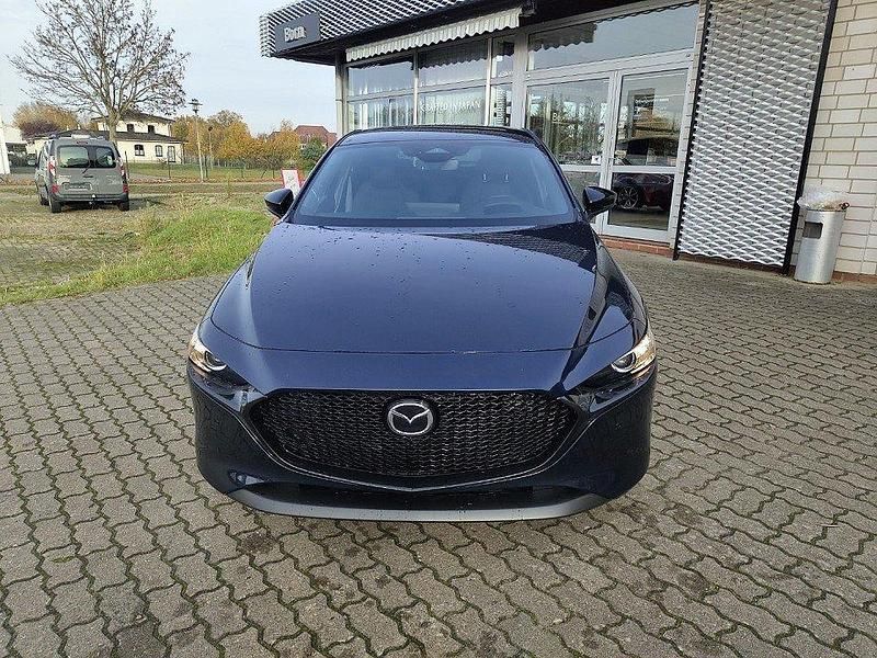 Blau Neu 2025 Mazda 3 Homura-Line Limousine | 25.890 € - Bild 1/4