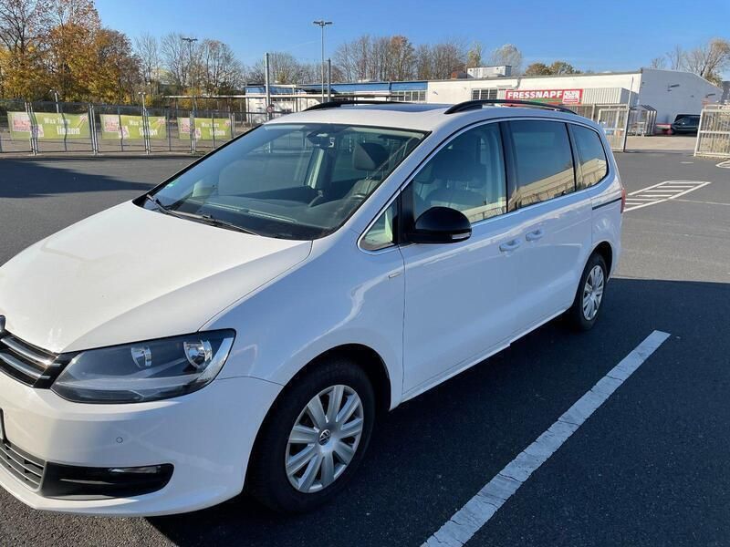 Weiß Gebraucht 2013 VW Sharan Match Van / Kleinbus | 9.500 € (Guter Preis) - Bild 1/4