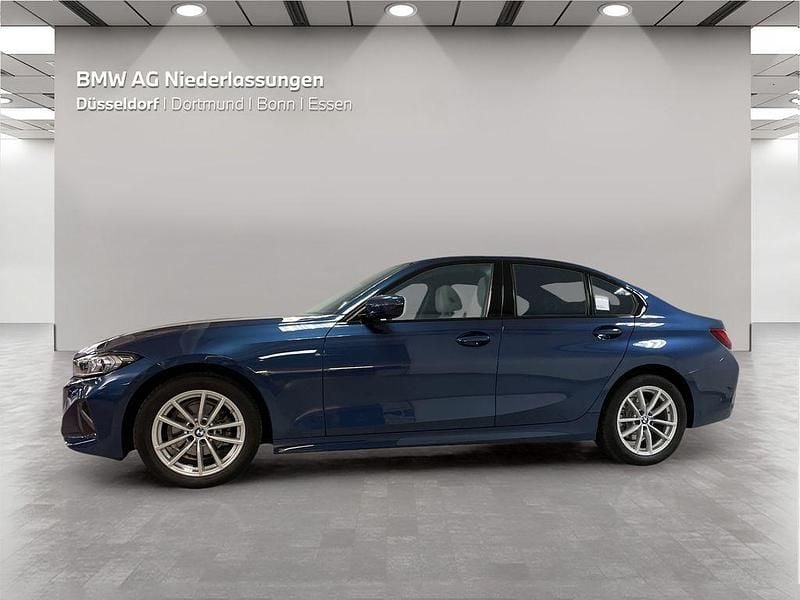 Gebraucht BMW 318 Comfort Edition 156 PS (114 kW) 2022 Blau Limousine