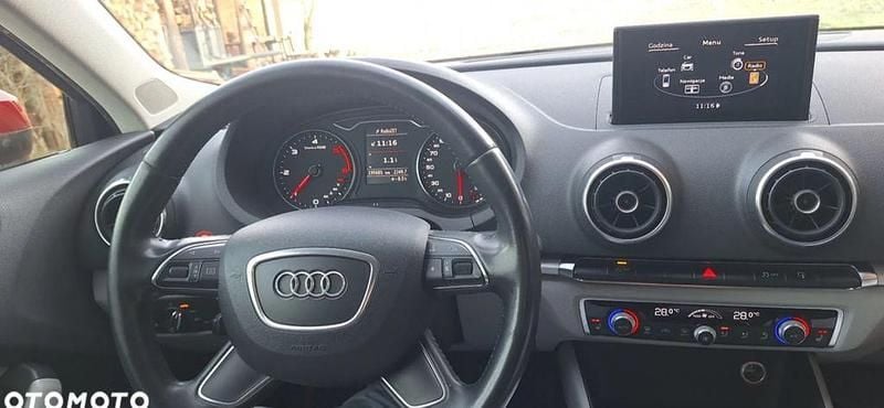 Gebraucht Audi A3 Ambiente 110 PS (80 kW) 2014 Rot Limousine