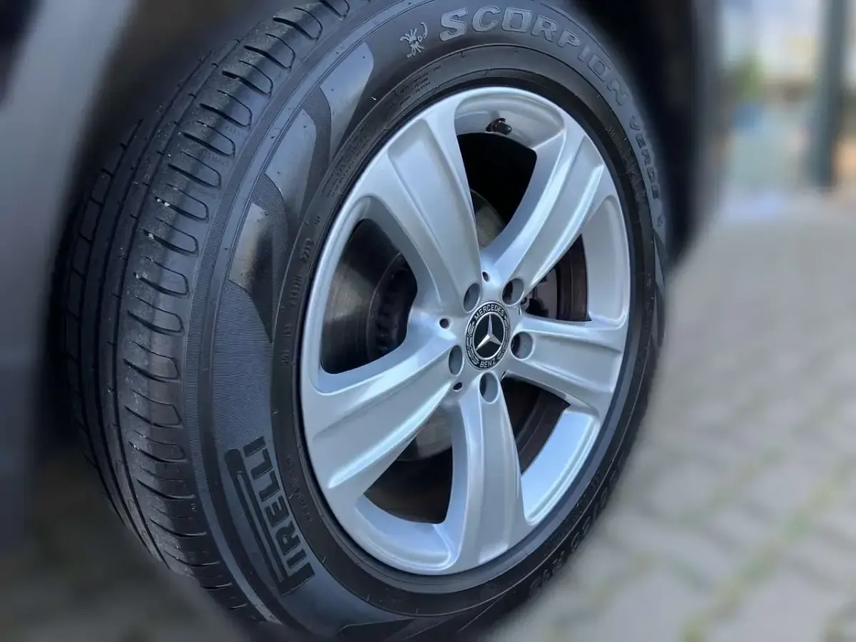 Gebraucht Mercedes GLC220 194 PS (142 kW) 2019 Schwarz SUV