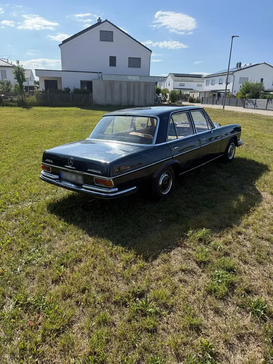 Gebraucht Mercedes S250 54 PS (39 kW) 1966 Blau Limousine