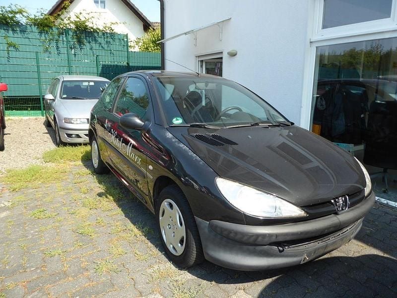 Schwarz Gebraucht 2000 Peugeot 206 Kleinwagen | 800 € (Guter Preis) - Bild 1/4