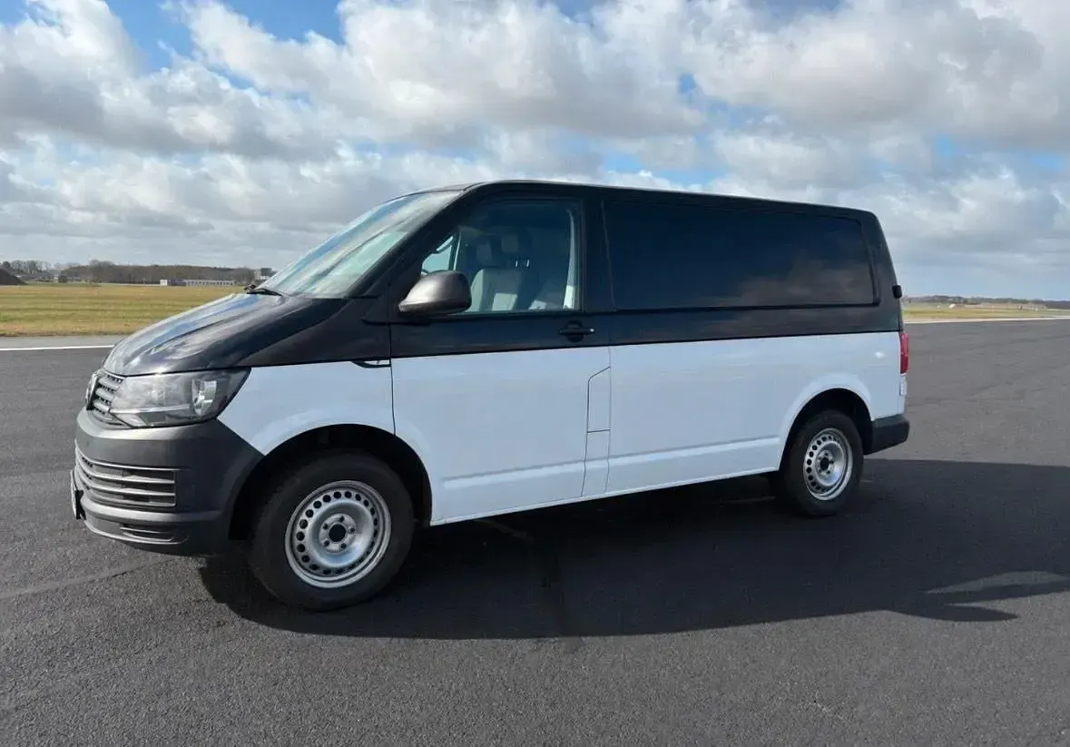 Gebraucht VW T5 102 PS (75 kW) 2015 Schwarz Van