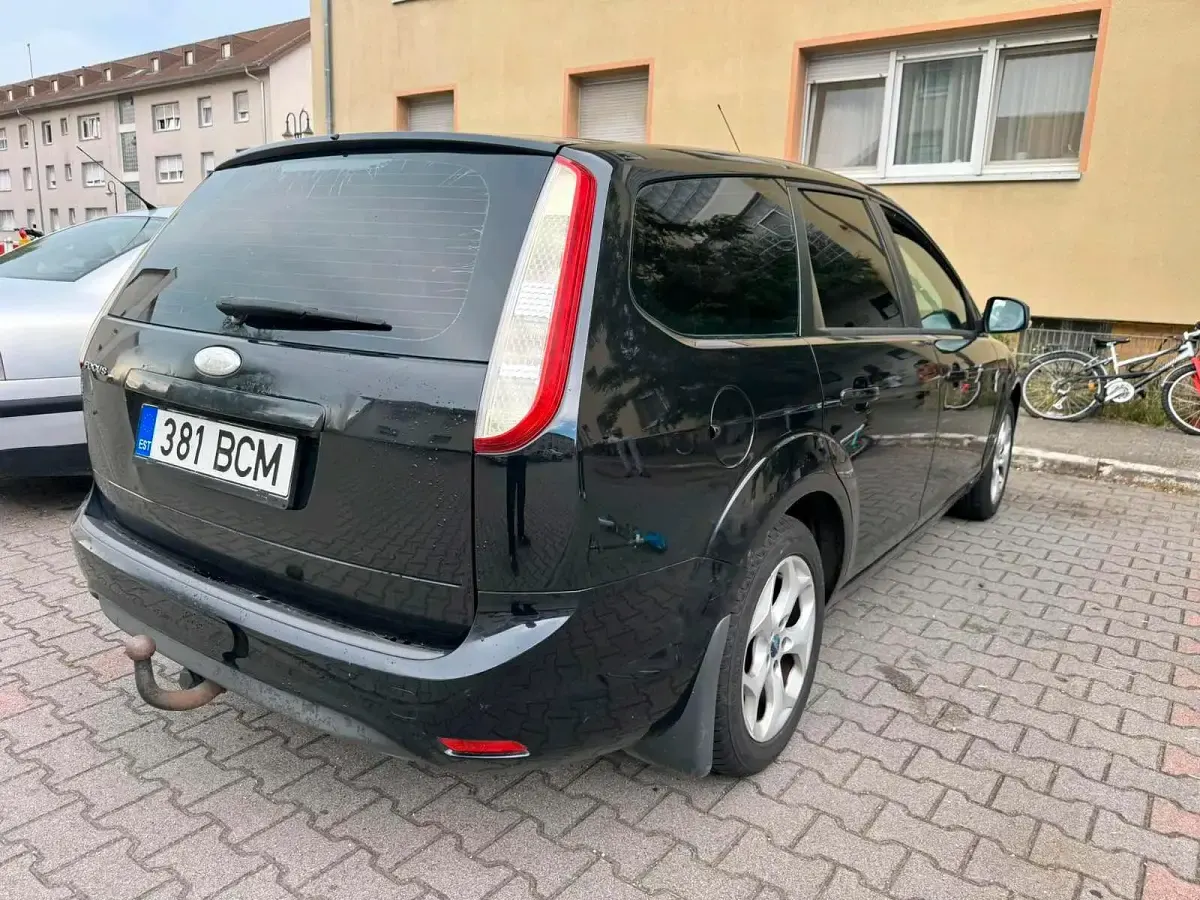 Gebraucht Ford Focus 80 PS (58 kW) 2010 Schwarz Limousine