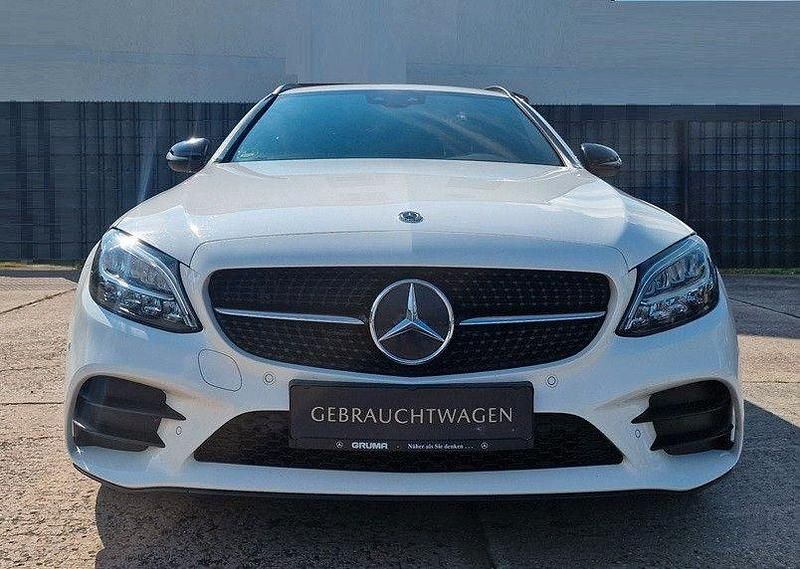Weiß Gebraucht 2020 Mercedes C300e Edition Kombi | 23.999 € (Fairer Preis) - Bild 1/4
