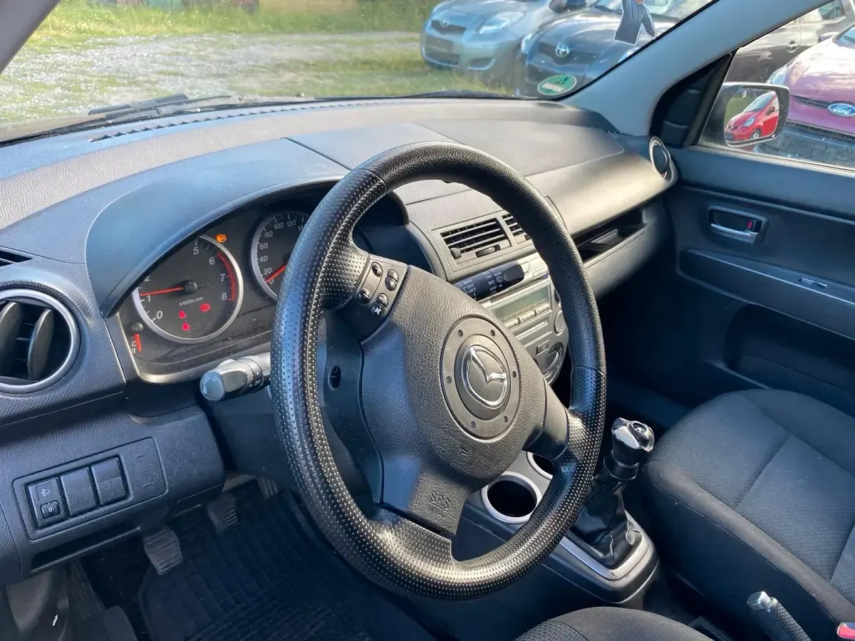 Gebraucht Mazda 2 80 PS (58 kW) 2006 Blau Kleinwagen