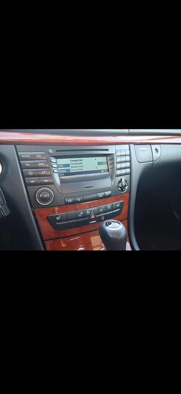 Second-hand Mercedes E220 170 CP (125 kW) 2007 Argintiu Berlinǎ