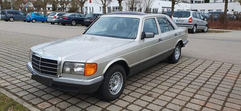 Gebraucht Mercedes E280 185 PS (136 kW) 1985 Beige Limousine