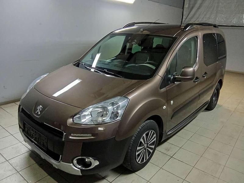 Lackierung rich oak Gebraucht 2014 Peugeot Partner Outdoor Van | 8.900 € (Teuer) - Bild 1/4