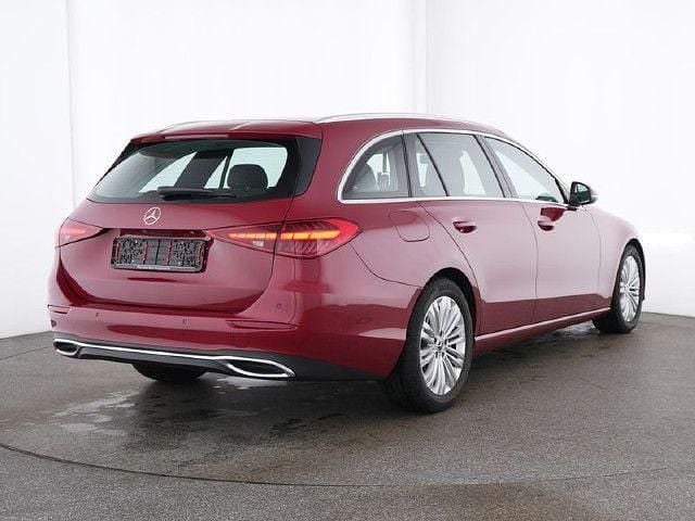 Rot Gebraucht 2024 Mercedes C200 Avantgarde Limousine | 34.690 € (Superpreis) - Bild 1/4