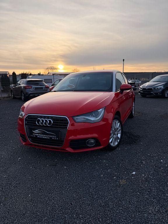 Gebraucht Audi A1 Ambition 122 PS (89 kW) 2011 Rot Kleinwagen