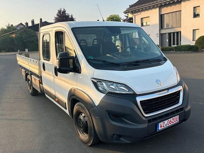 Weiß Gebraucht 2016 Peugeot Boxer Van | 11.500 € (Etwas zu teuer) - Bild 1/4