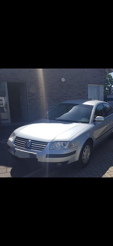 Gebraucht VW Passat 116 PS (85 kW) 2004 Blau Limousine