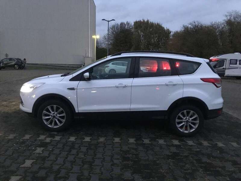 Weiß Gebraucht 2015 Ford Kuga Individual SUV | 9.650 € (Guter Preis) - Bild 1/4