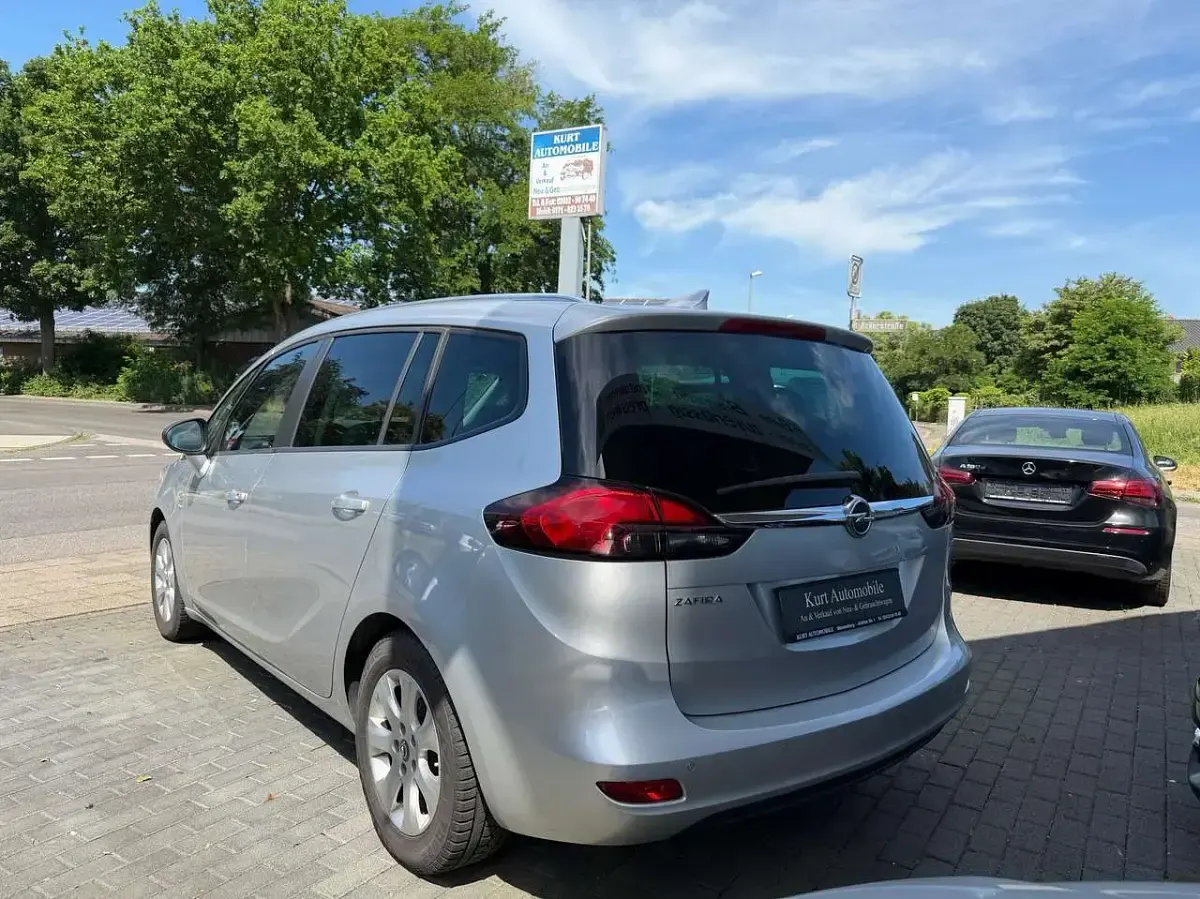 Gebraucht Opel Zafira Active 135 PS (99 kW) 2017 Argon silber/ice silver (m2) Van / Kleinbus