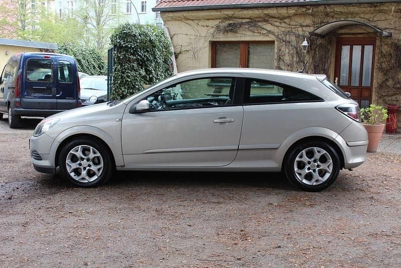 Gebraucht Opel Astra GTC Edition+ 105 PS (77 kW) 2006 Silber Coupé
