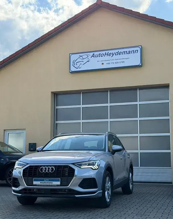 Gebraucht Audi Q3 Ambiente 150 PS (110 kW) 2023 Florettsilber metallic (metallic) SUV