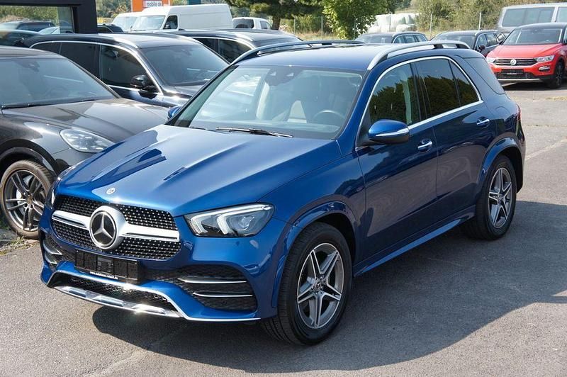 Blau Gebraucht 2022 Mercedes GLE350 AMG line SUV | 48.888 € - Bild 1/4