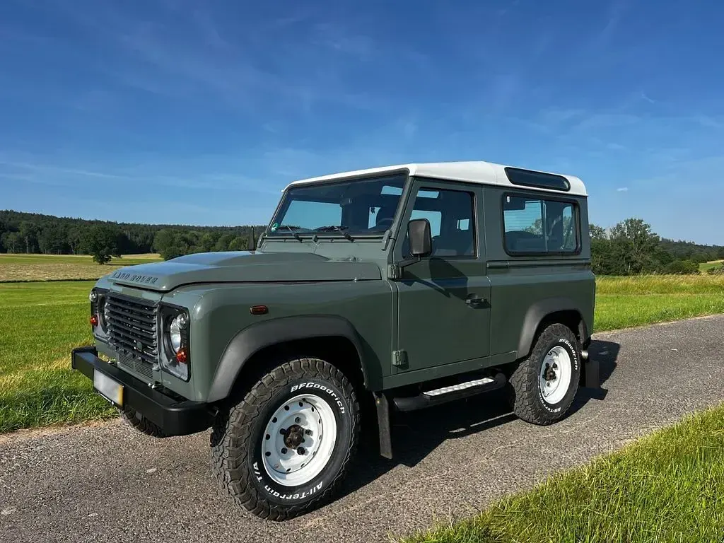Gebraucht Land Rover Defender S 122 PS (89 kW) 2012 Grün Kombi