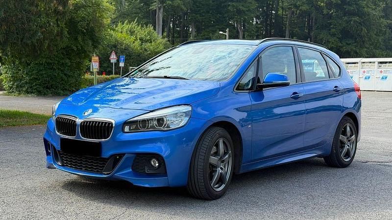 Blau Gebraucht 2017 BMW 220 M Sport Kombi | 17.800 € (Superpreis) - Bild 1/4