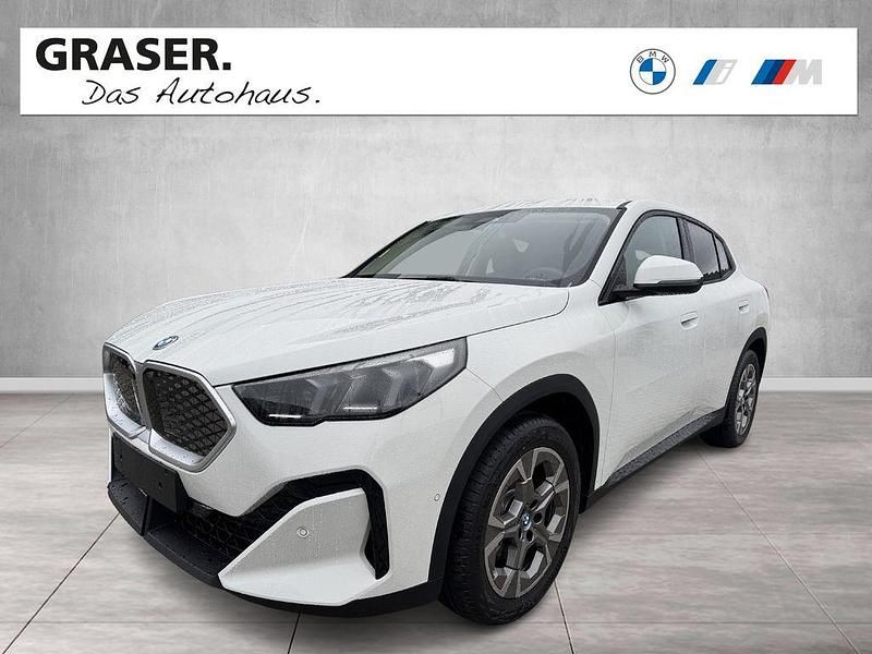 Alpinweiss 3 Neu 2024 BMW iX2 Shadowline SUV | 41.900 € (Guter Preis) - Bild 1/4