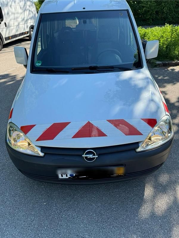 Weiß Gebraucht 2008 Opel Combo Van / Kleinbus | 2.950 € (Fairer Preis) - Bild 1/4