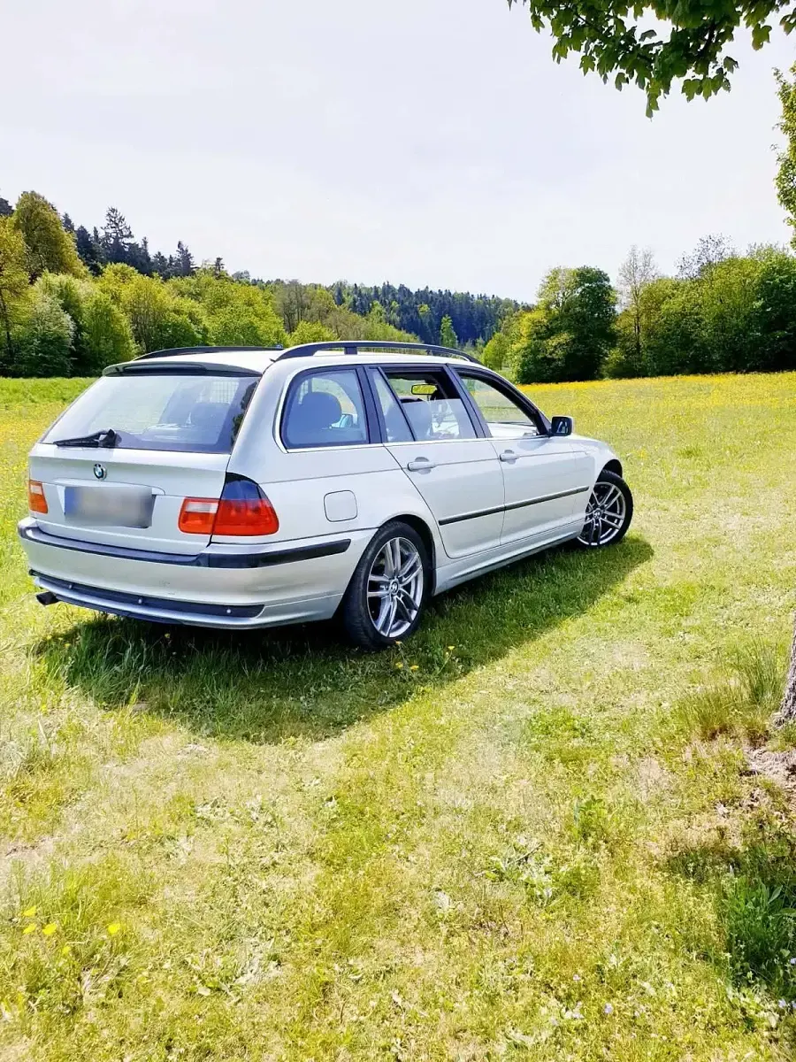 Gebraucht BMW 318 136 PS (100 kW) 2005 Grau Kombi