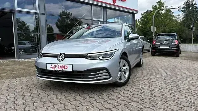 Gebraucht VW Golf VIII Life 131 PS (96 kW) 2023 Silber Kombi