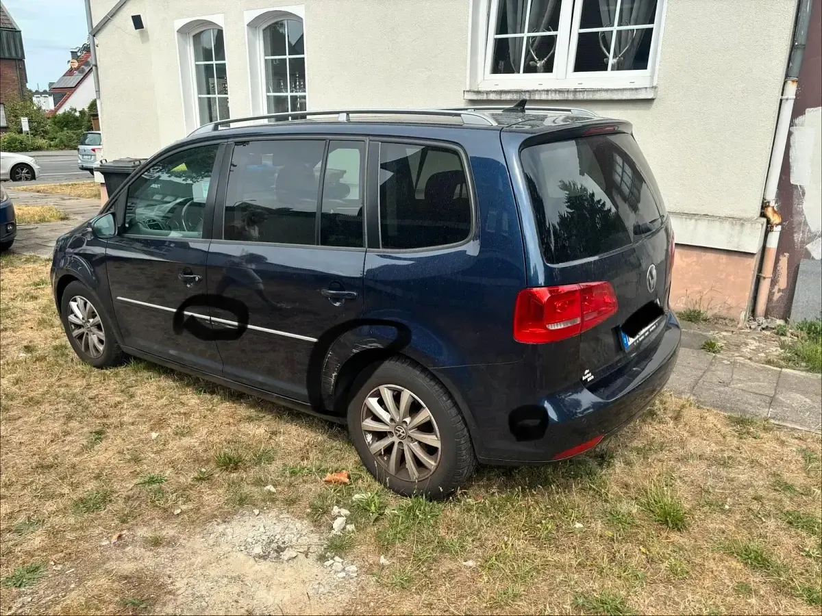 Gebraucht VW Touran 140 PS (102 kW) 2011 Blau Van / Kleinbus