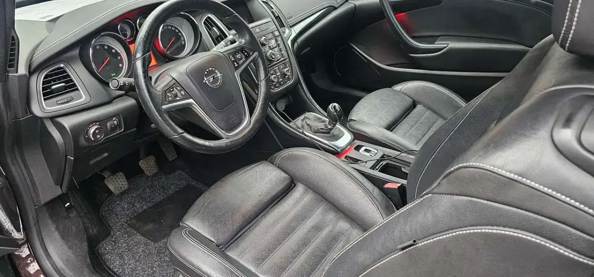 Occasion Opel Cascada Innovation 120 ch (88 kW) 2016 Aubergine Cabriolet