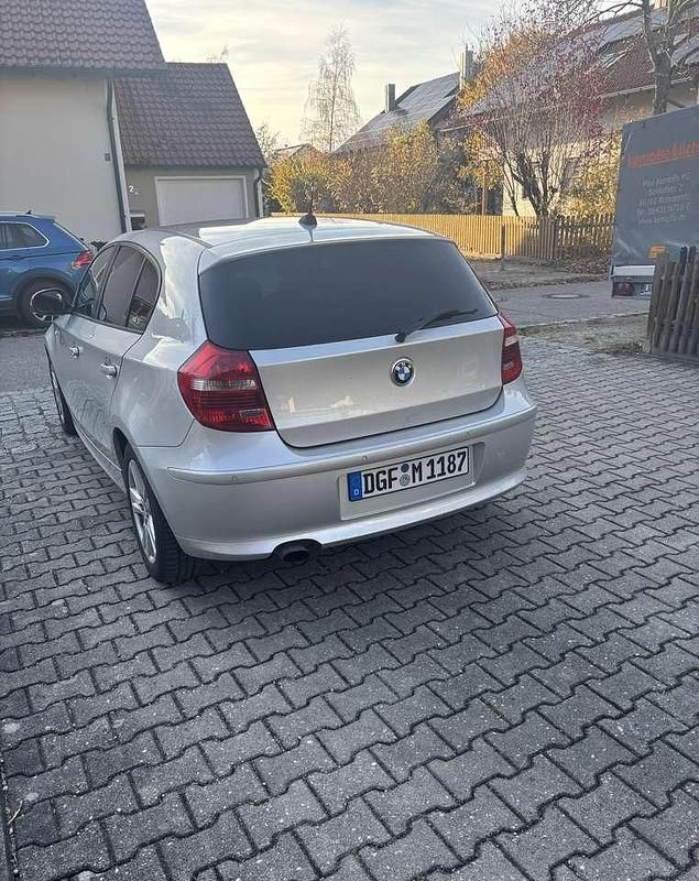 Gebraucht BMW 116 116 PS (85 kW) 2010 Grau Kleinwagen