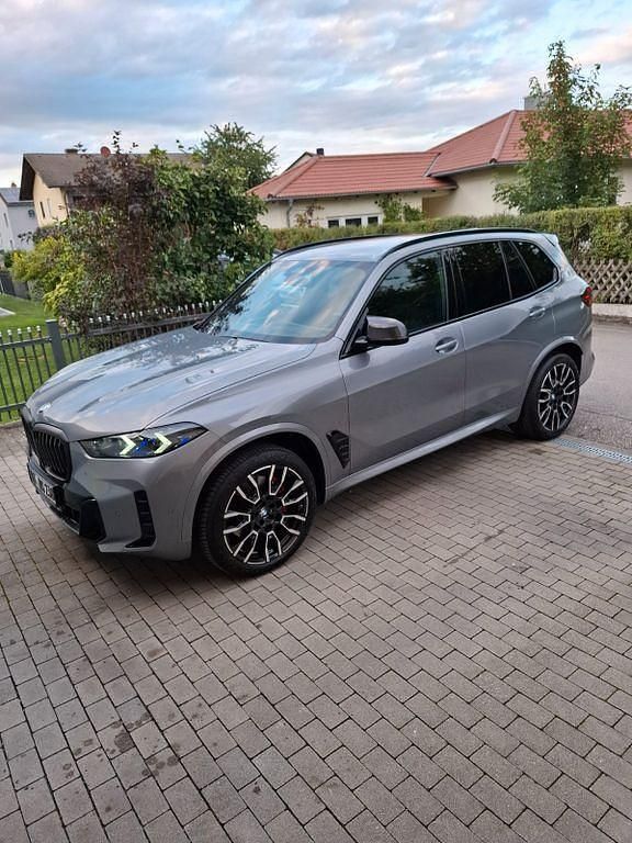 Grau Gebraucht 2025 BMW X5 Shadowline SUV | 85.500 € - Bild 1/4