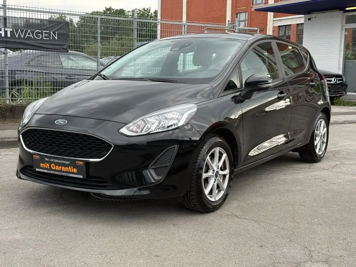 Gebraucht Ford Fiesta 71 PS (52 kW) 2017 Schwarz Kleinwagen