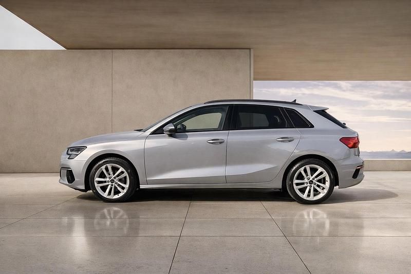 Gebraucht Audi A3 Ambiente 116 PS (85 kW) 2022 Silber Limousine