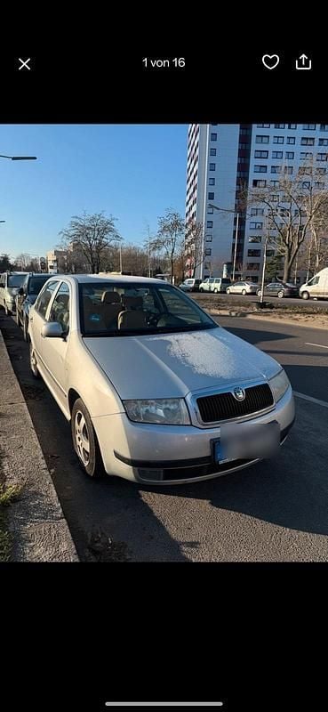 Grau Gebraucht 2001 Skoda Fabia Kleinwagen | 1.400 € (Fairer Preis) - Bild 1/4
