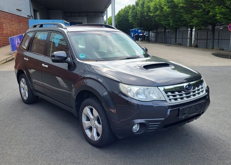 Schwarz Gebraucht 2012 Subaru Forester Active SUV | 4.999 € (Guter Preis) - Bild 1/4
