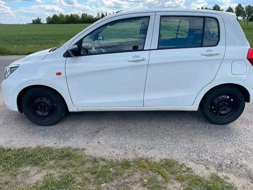 Gebraucht Suzuki Celerio 68 PS (50 kW) 2016 Weiß Kleinwagen